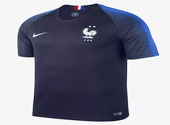 Le maillot de foot a deux étoiles de l'Equipe de France 