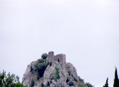 Ruine en face de l'eglise de valhan