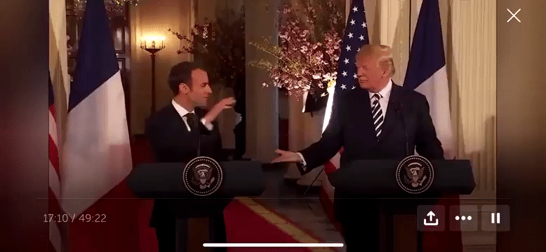 La deuxième bise de Macron à Trump Gifs animés