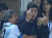 Maradona doigts d'honneur